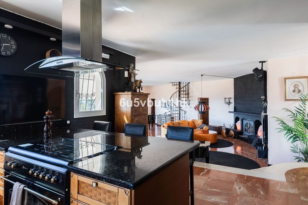 Se vende Villa - Chalet de 4 dormitorios en Costa Del Sol, Málaga, España