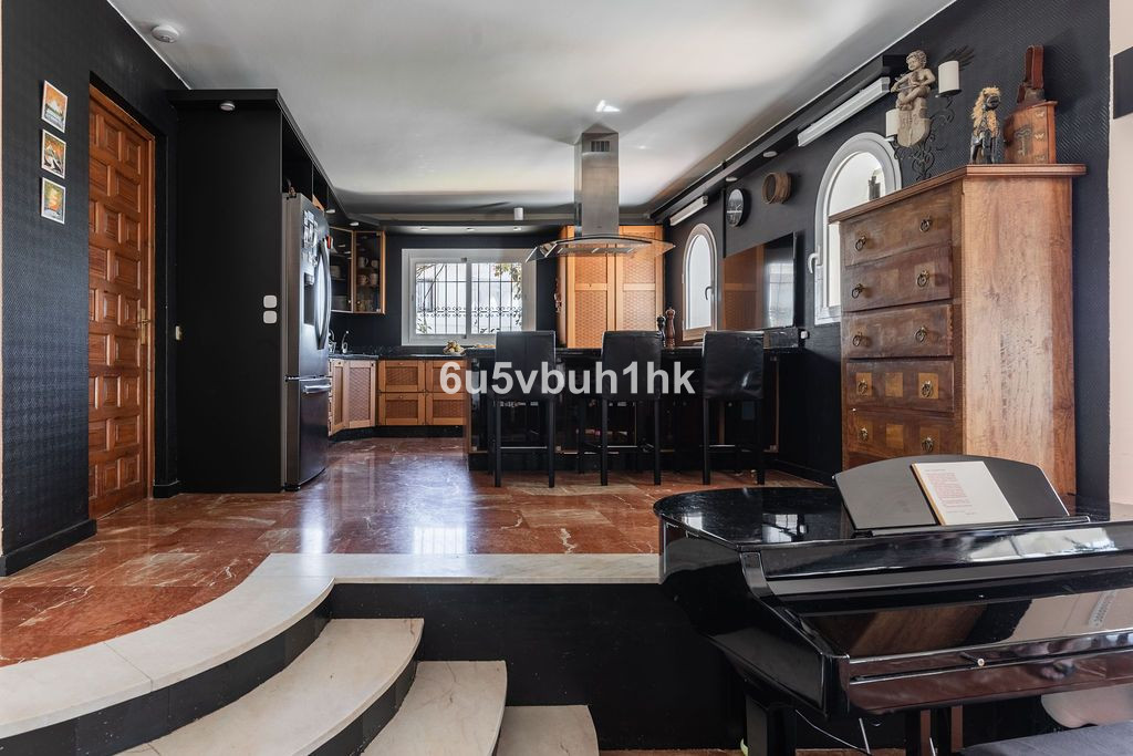 Se vende Villa - Chalet de 4 dormitorios en Costa Del Sol, Málaga, España