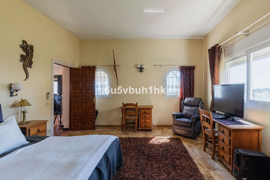 Se vende Villa - Chalet de 4 dormitorios en Costa Del Sol, Málaga, España