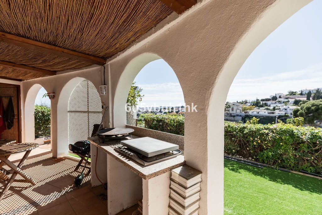 Se vende Villa - Chalet de 4 dormitorios en Costa Del Sol, Málaga, España