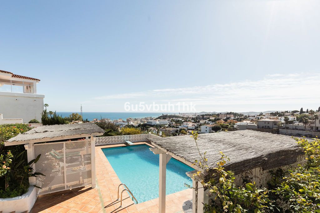 Se vende Villa - Chalet de 4 dormitorios en Costa Del Sol, Málaga, España