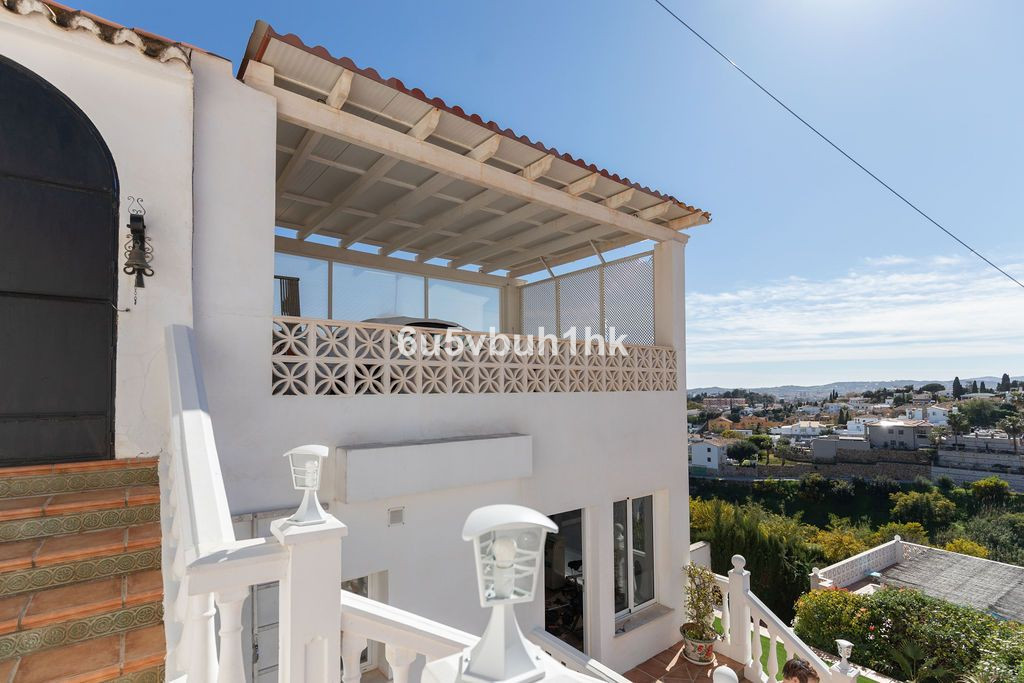 Se vende Villa - Chalet de 4 dormitorios en Costa Del Sol, Málaga, España