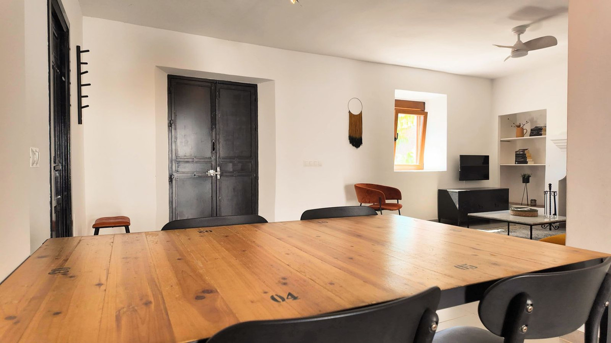 8 Bed Townhouse for sale in Alora Costa Del Sol, Málaga, Spain