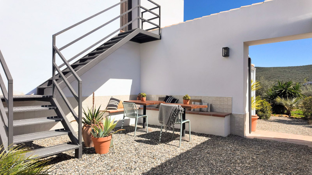 8 Bed Townhouse for sale in Alora Costa Del Sol, Málaga, Spain