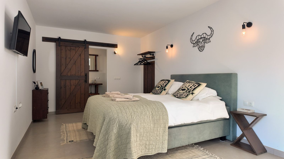 8 Bed Townhouse for sale in Alora Costa Del Sol, Málaga, Spain