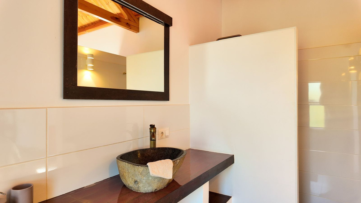 8 Bed Townhouse for sale in Alora Costa Del Sol, Málaga, Spain