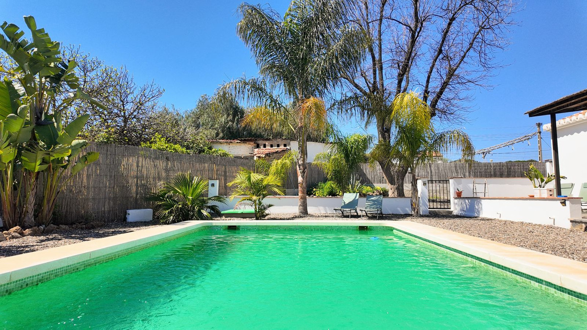 8 Bed Townhouse for sale in Alora Costa Del Sol, Málaga, Spain