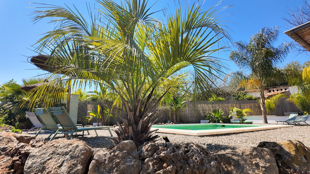 8 Bed Townhouse for sale in Alora Costa Del Sol, Málaga, Spain