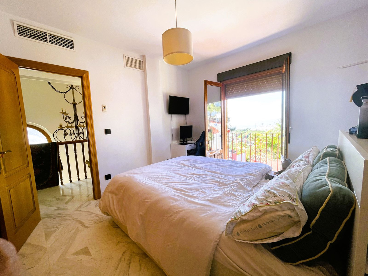 4 Bed Townhouse for sale in Calahonda Costa Del Sol, Málaga, Spain