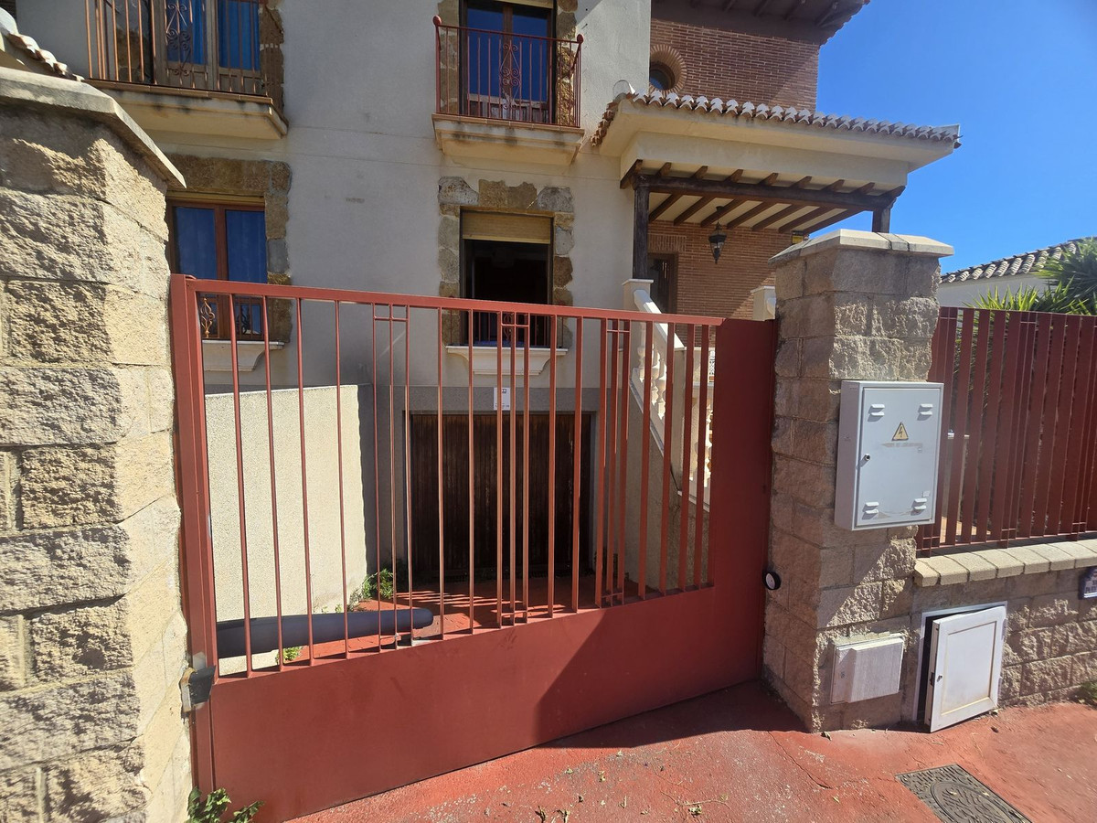 4 Bed Townhouse for sale in Calahonda Costa Del Sol, Málaga, Spain