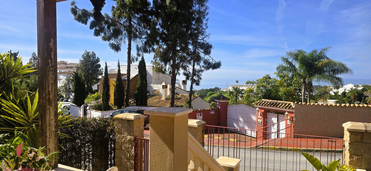 4 Bed Townhouse for sale in Calahonda Costa Del Sol, Málaga, Spain