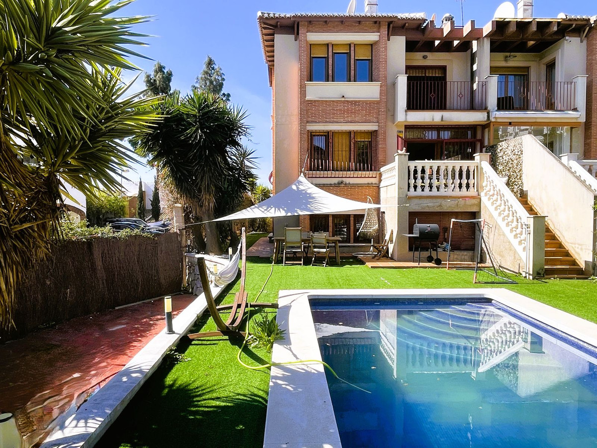 4 Bed Townhouse for sale in Calahonda Costa Del Sol, Málaga, Spain