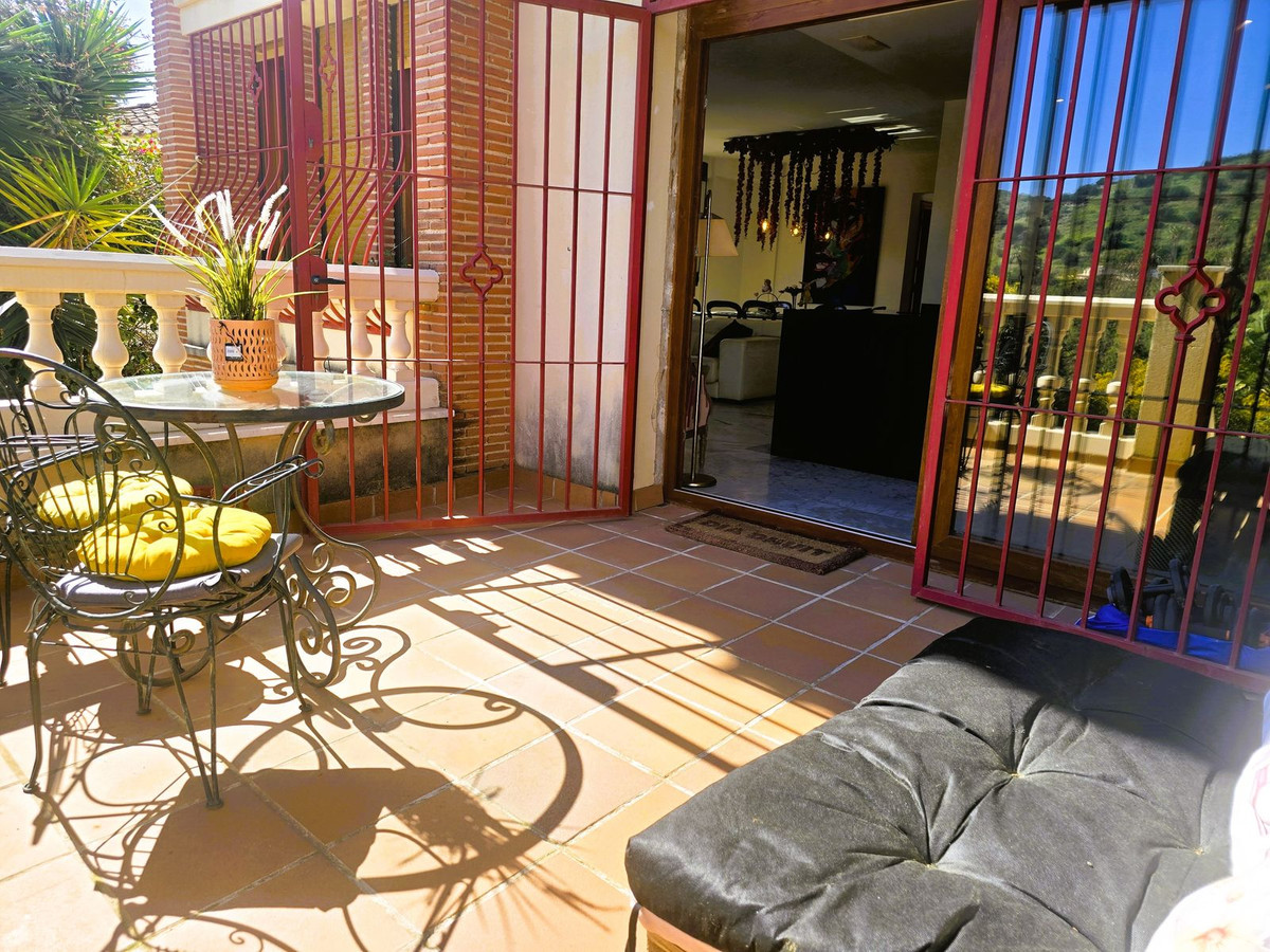 4 Bed Townhouse for sale in Calahonda Costa Del Sol, Málaga, Spain