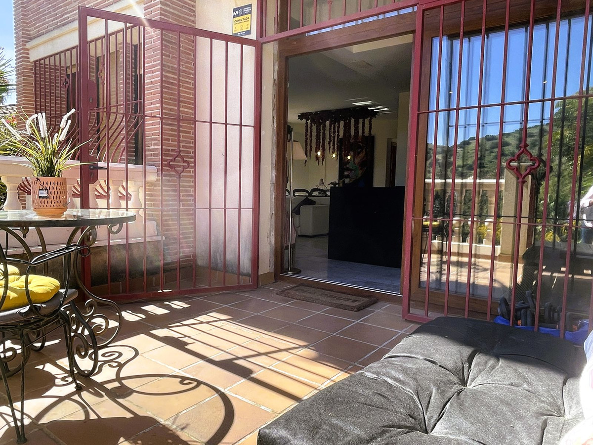 4 Bed Townhouse for sale in Calahonda Costa Del Sol, Málaga, Spain