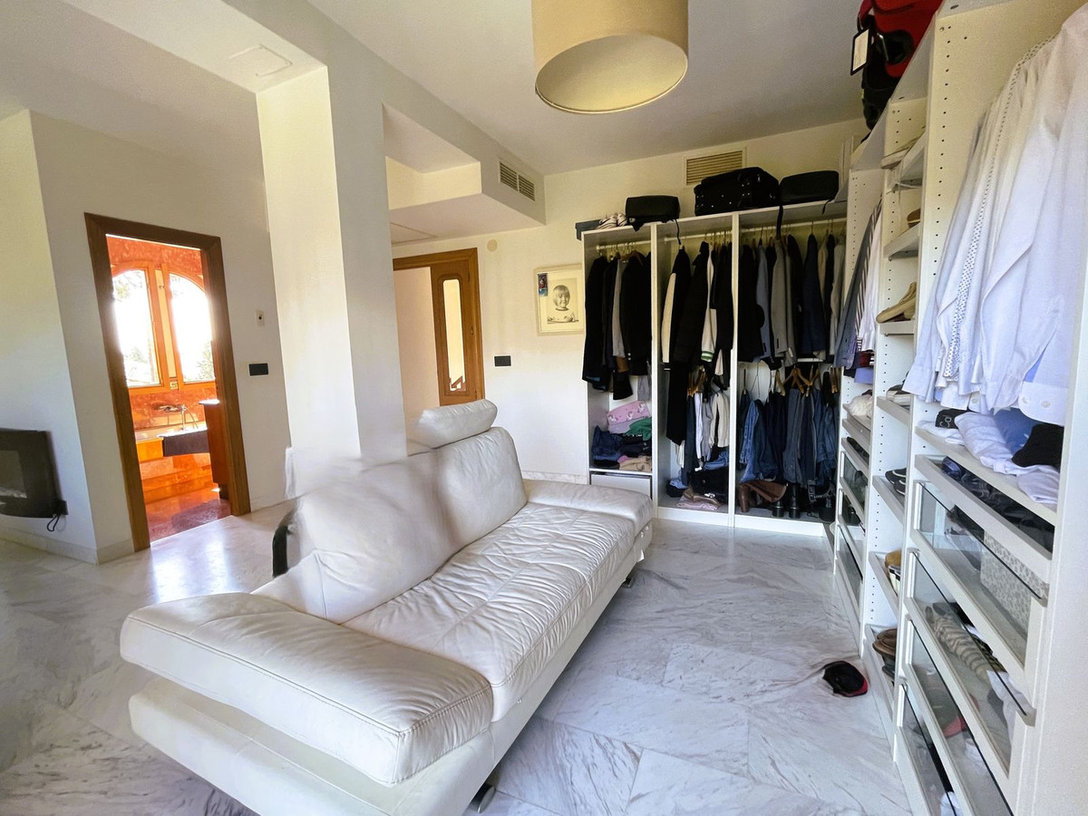 4 Bed Townhouse for sale in Calahonda Costa Del Sol, Málaga, Spain