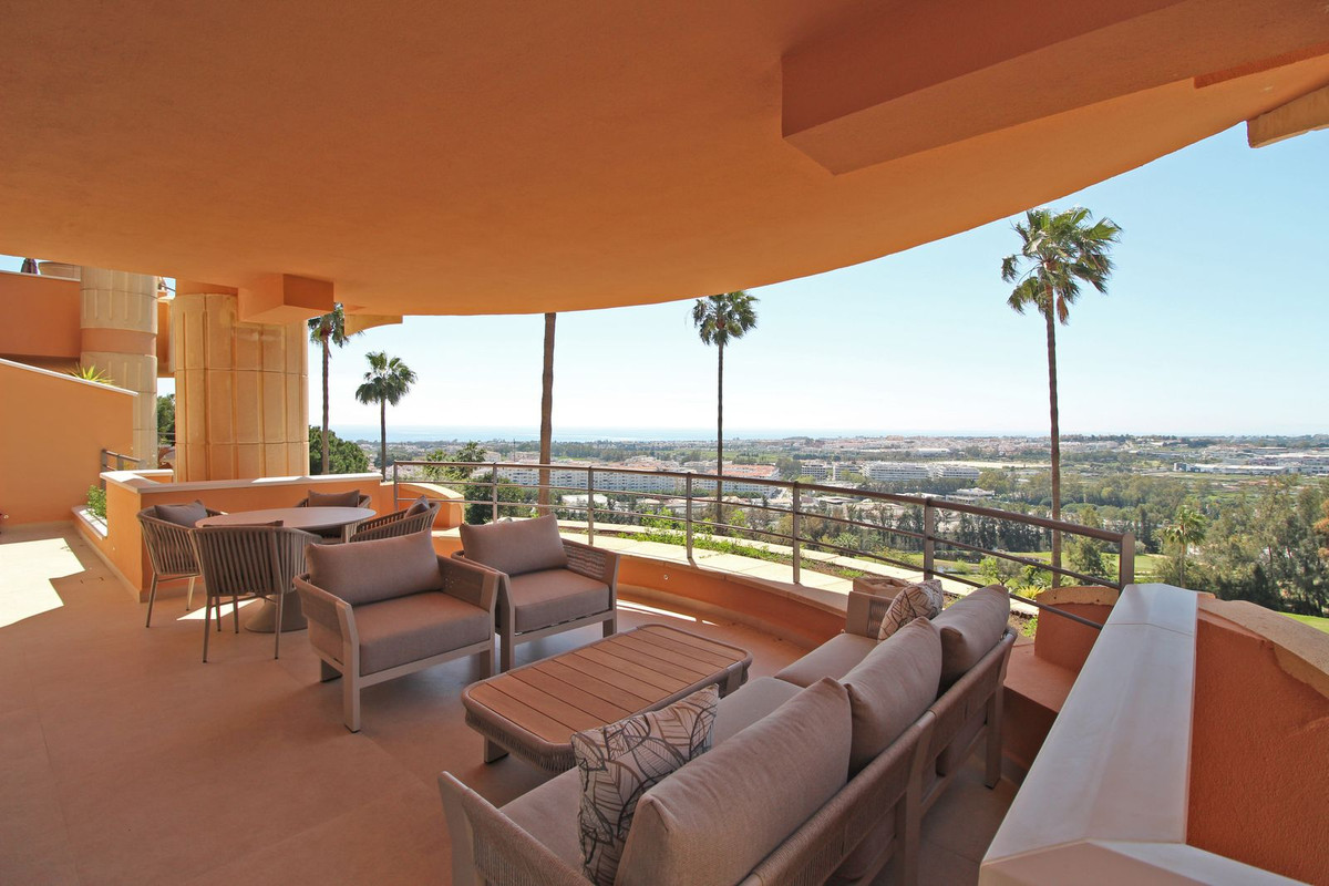 3 Bed Apartment for sale in Nueva Andalucía Costa Del Sol, Málaga, Spain