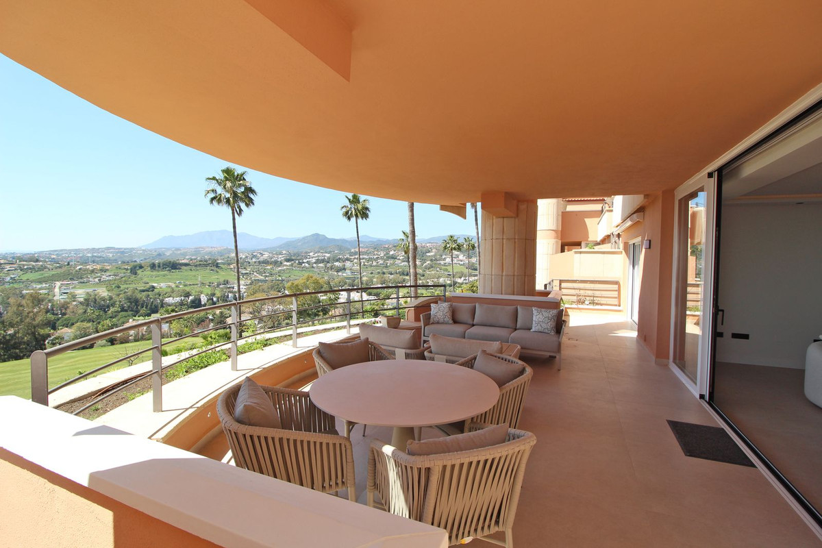 3 Bed Apartment for sale in Nueva Andalucía Costa Del Sol, Málaga, Spain