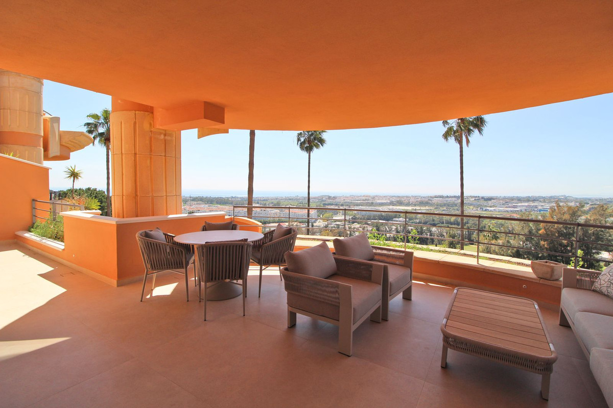 3 Bed Apartment for sale in Nueva Andalucía Costa Del Sol, Málaga, Spain