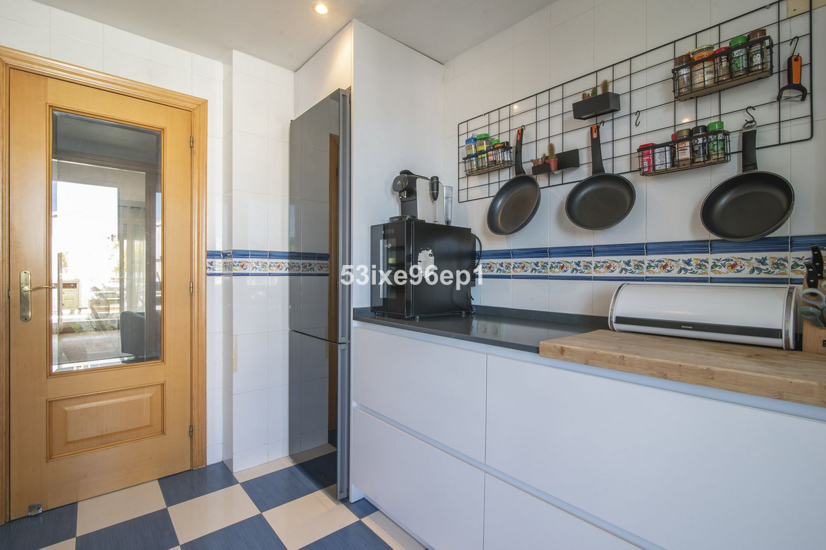 3 Bed Apartment for sale in Selwo Costa Del Sol, Málaga, Spain