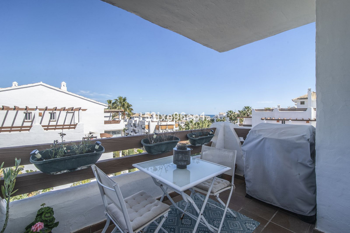 3 Bed Apartment for sale in Selwo Costa Del Sol, Málaga, Spain