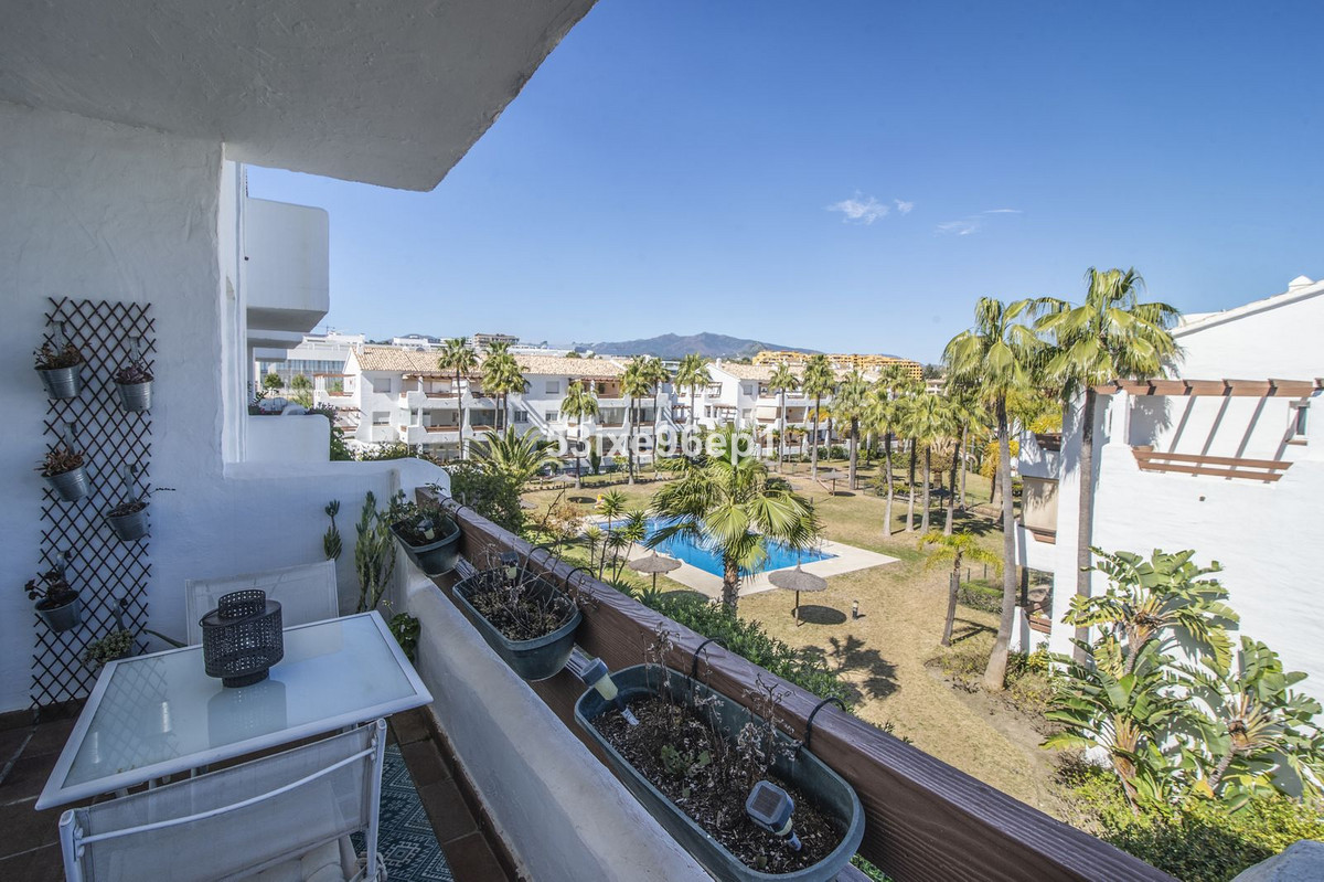 3 Bed Apartment for sale in Selwo Costa Del Sol, Málaga, Spain