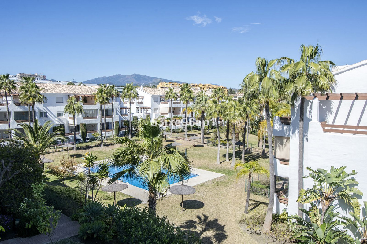 3 Bed Apartment for sale in Selwo Costa Del Sol, Málaga, Spain
