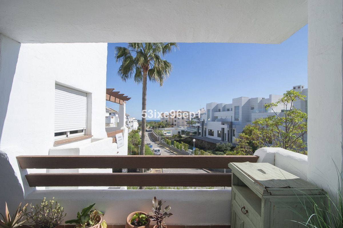 3 Bed Apartment for sale in Selwo Costa Del Sol, Málaga, Spain