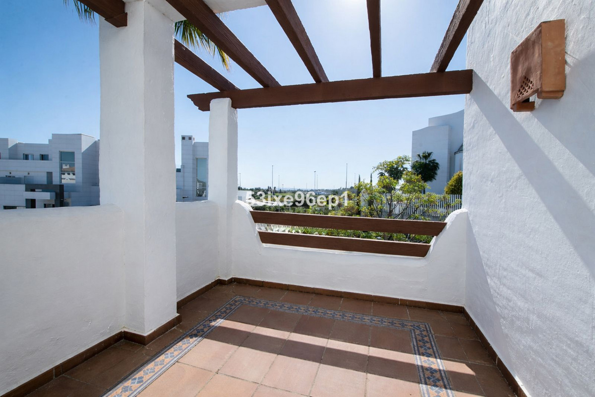 3 Bed Apartment for sale in Selwo Costa Del Sol, Málaga, Spain