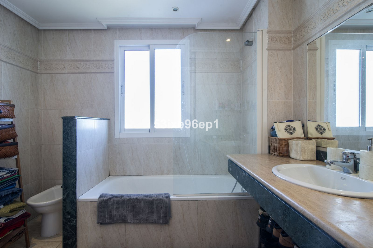 3 Bed Apartment for sale in Selwo Costa Del Sol, Málaga, Spain