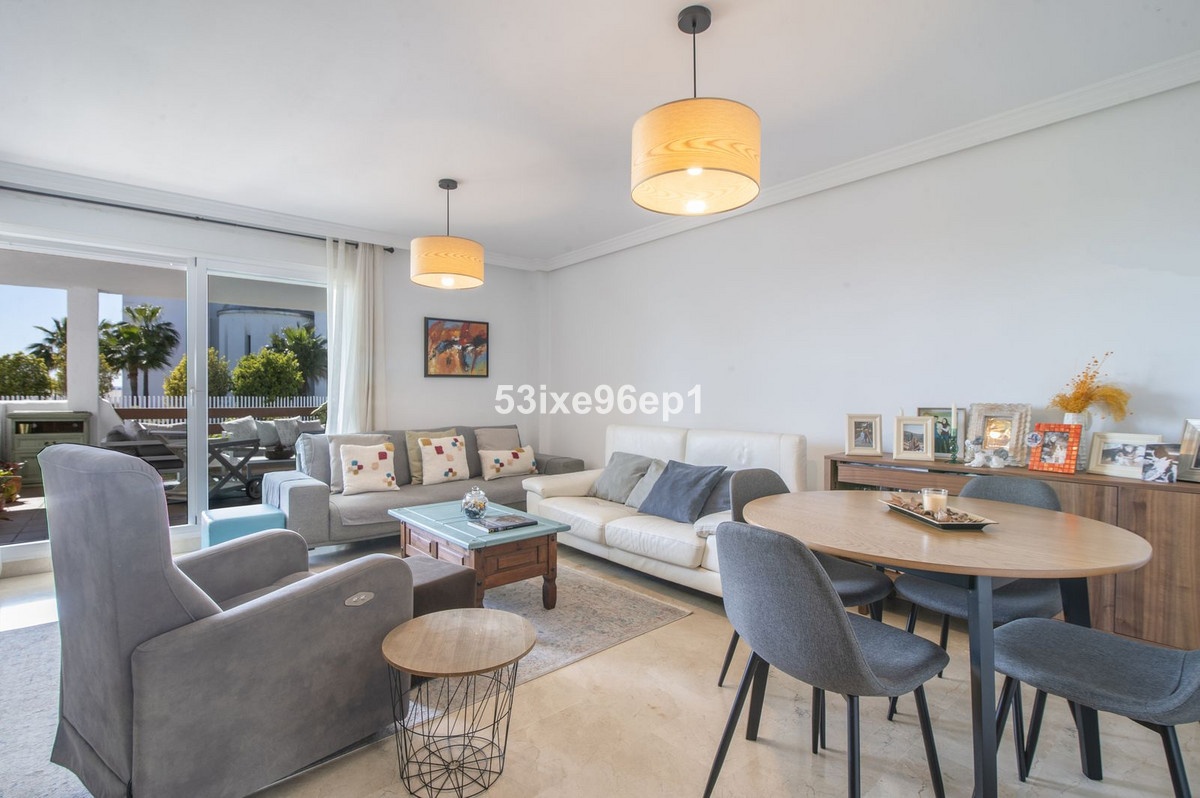 3 Bed Apartment for sale in Selwo Costa Del Sol, Málaga, Spain