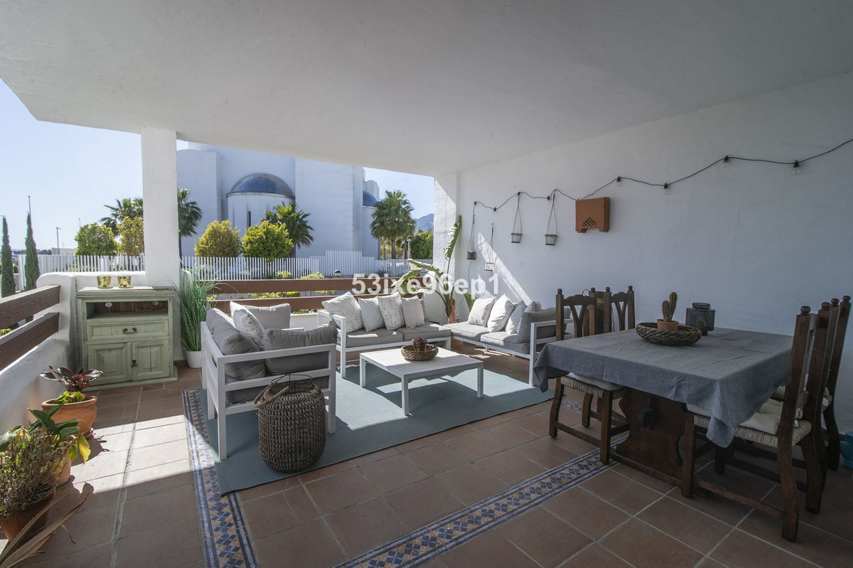 3 Bed Apartment for sale in Selwo Costa Del Sol, Málaga, Spain