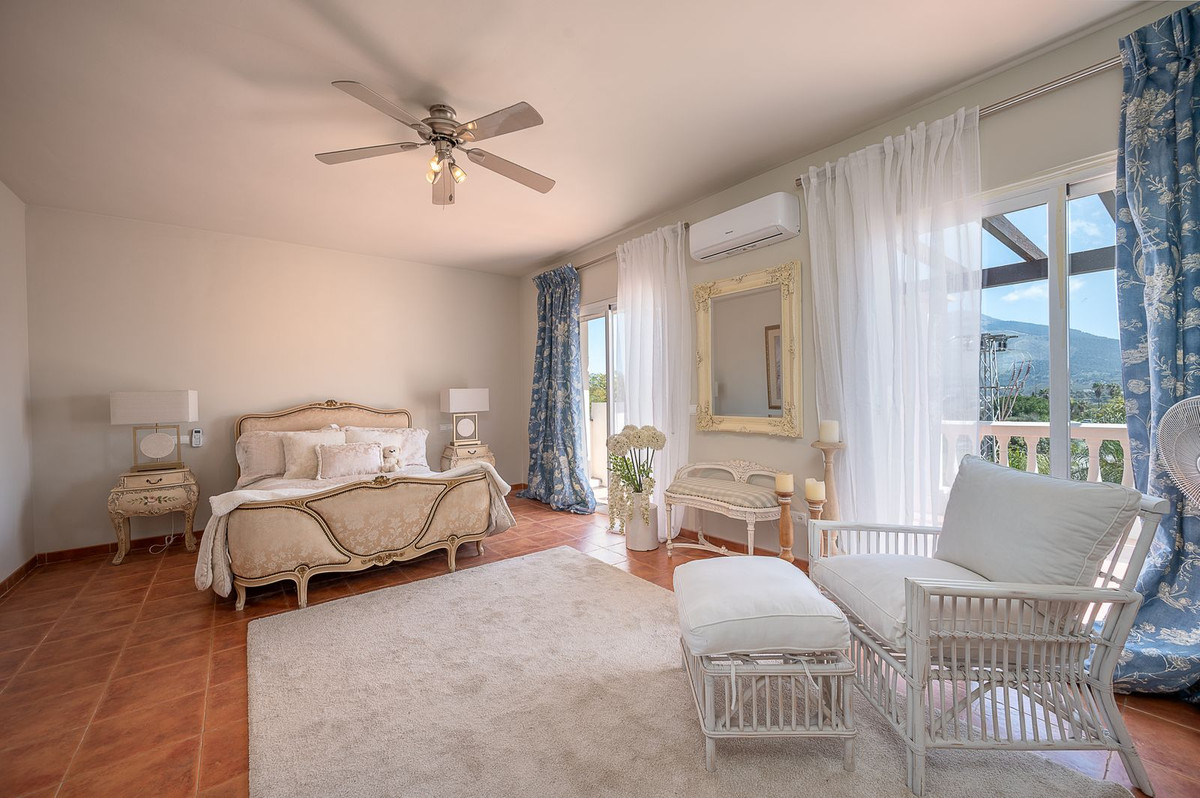 3 Bed Townhouse for sale in Coín Costa Del Sol, Málaga, Spain