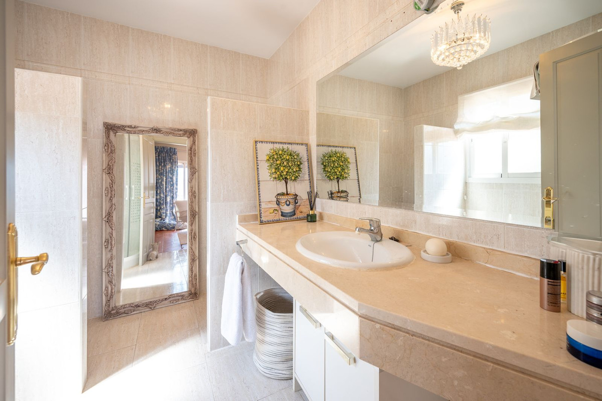 3 Bed Townhouse for sale in Coín Costa Del Sol, Málaga, Spain