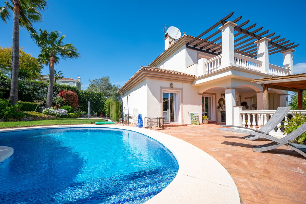 3 Bed Townhouse for sale in Coín Costa Del Sol, Málaga, Spain