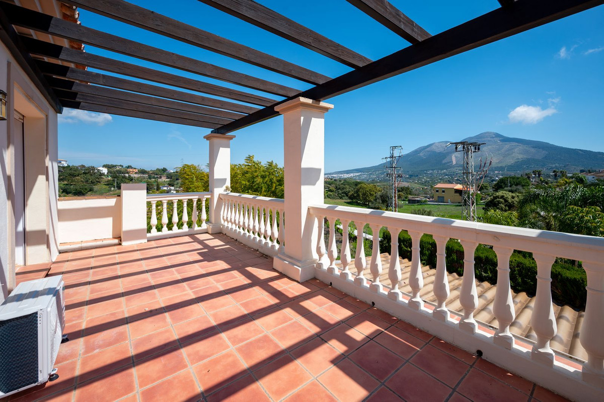 3 Bed Townhouse for sale in Coín Costa Del Sol, Málaga, Spain