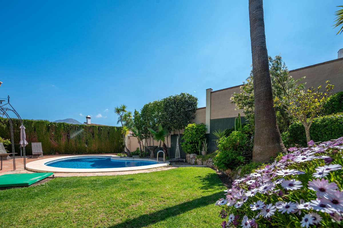 3 Bed Townhouse for sale in Coín Costa Del Sol, Málaga, Spain
