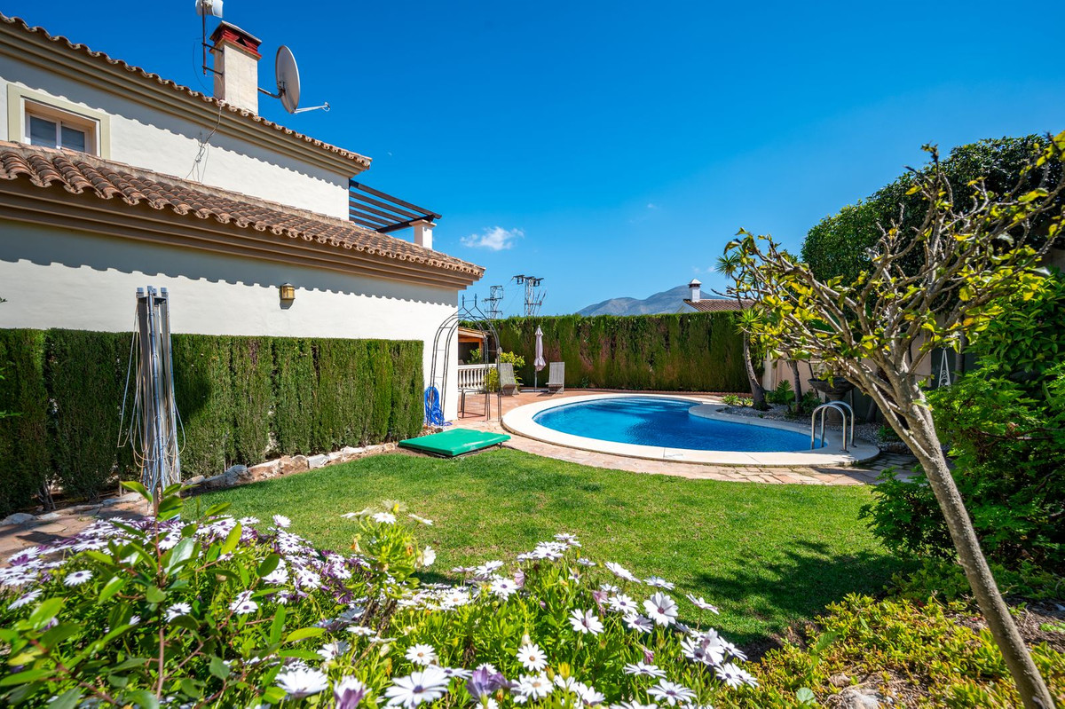 3 Bed Townhouse for sale in Coín Costa Del Sol, Málaga, Spain