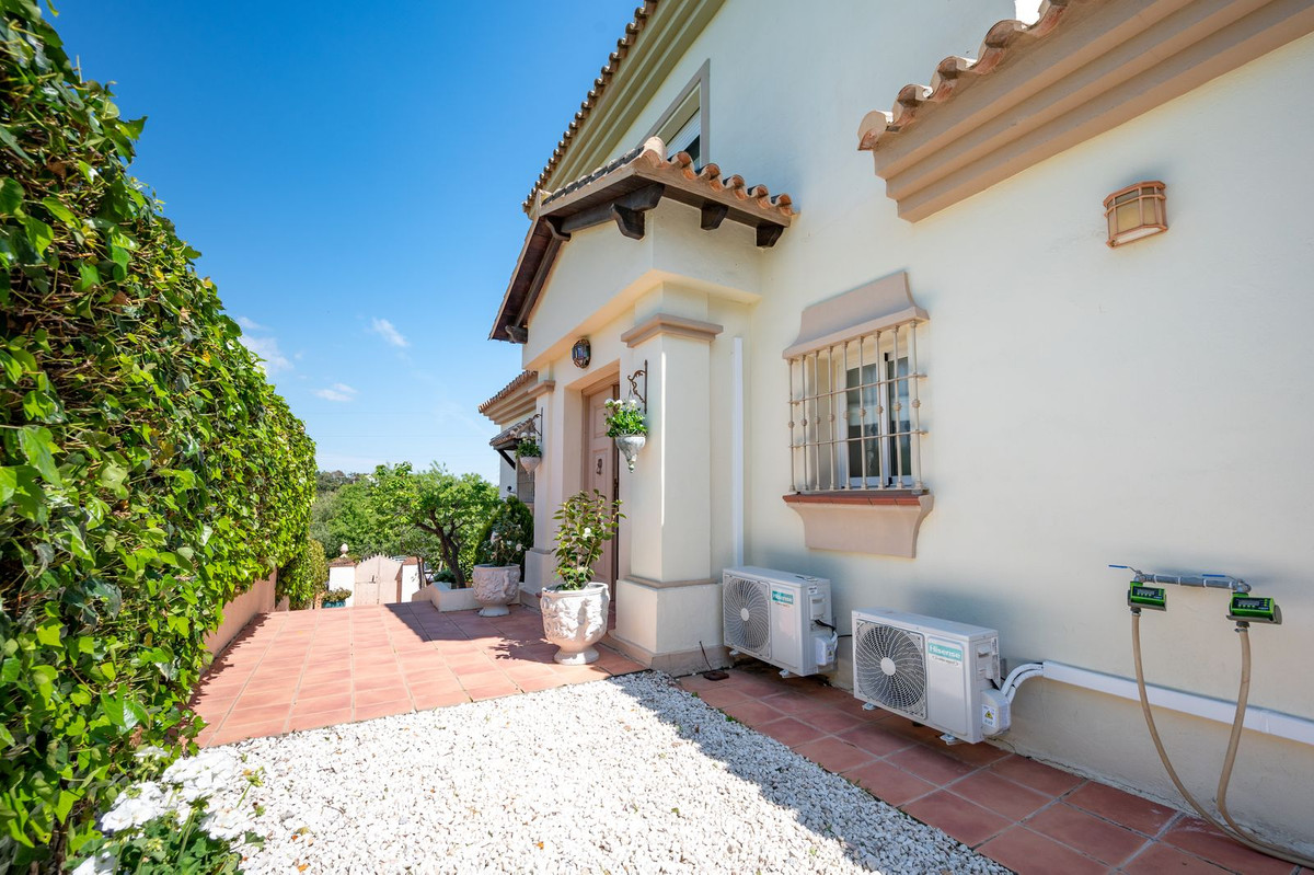 3 Bed Townhouse for sale in Coín Costa Del Sol, Málaga, Spain
