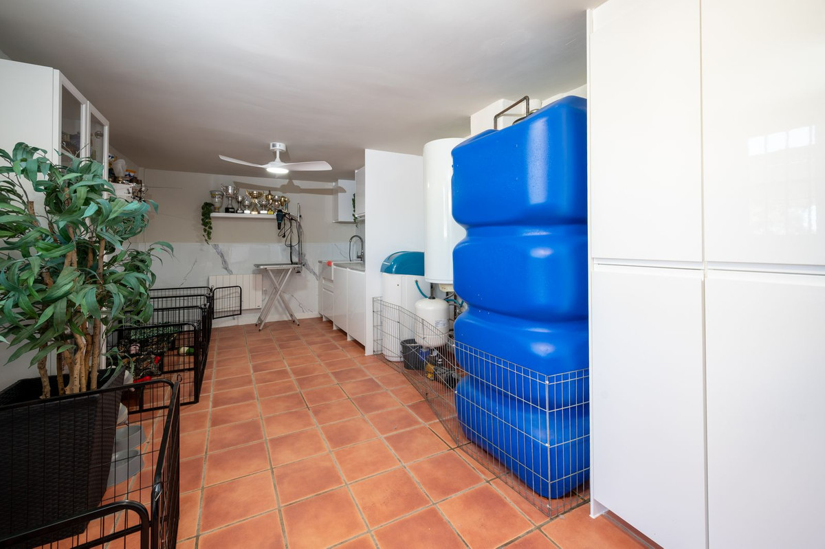 3 Bed Townhouse for sale in Coín Costa Del Sol, Málaga, Spain