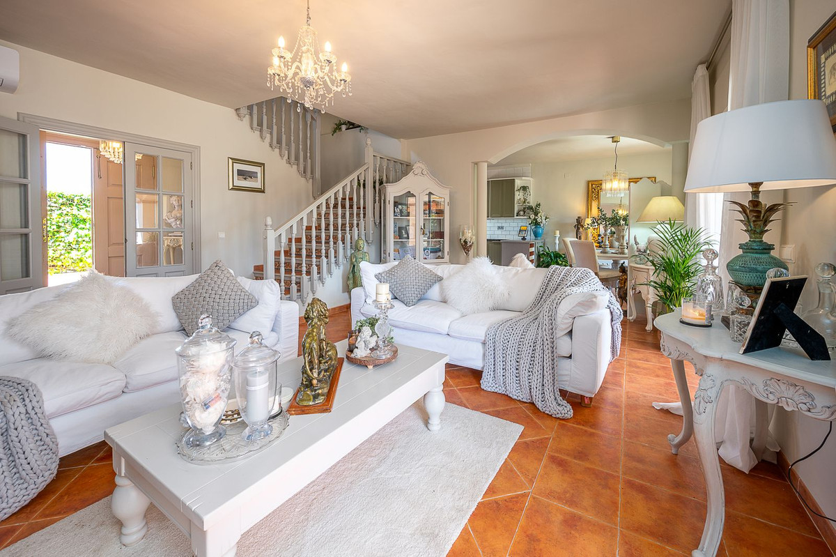 3 Bed Townhouse for sale in Coín Costa Del Sol, Málaga, Spain