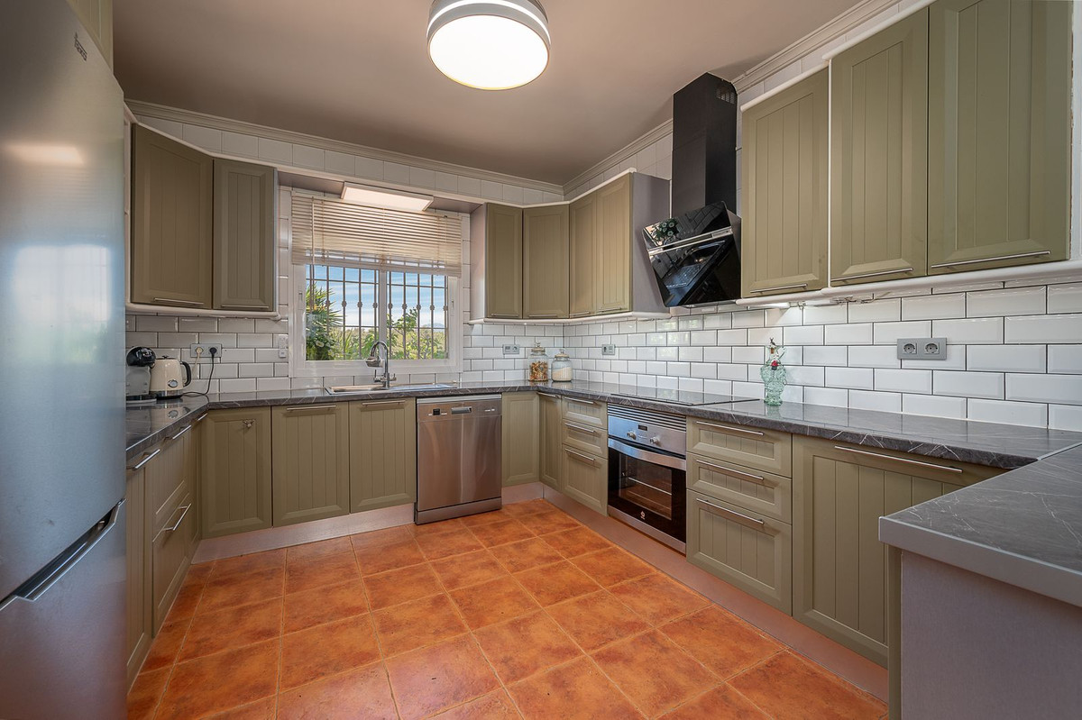 3 Bed Townhouse for sale in Coín Costa Del Sol, Málaga, Spain