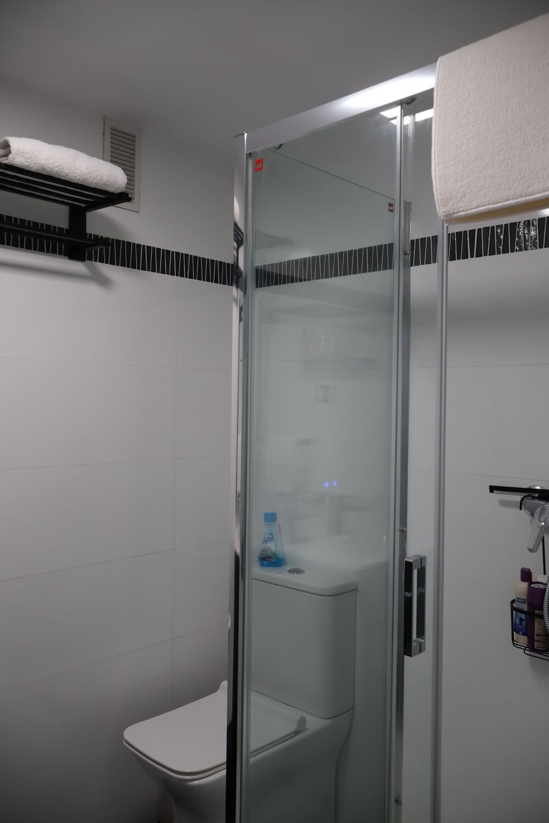 Se vende Apartamento Planta Media de 2 dormitorios en Costa Del Sol, Málaga, España