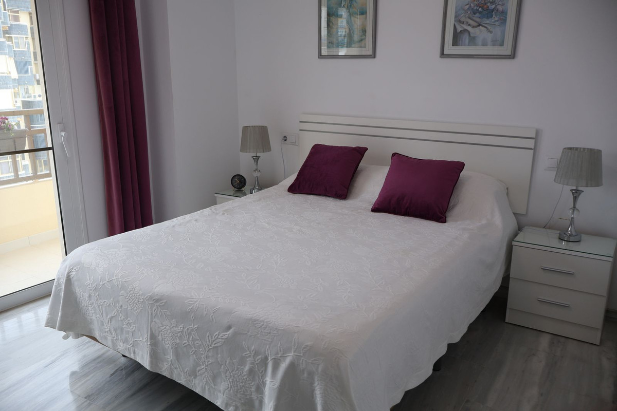 Se vende Apartamento Planta Media de 2 dormitorios en Costa Del Sol, Málaga, España