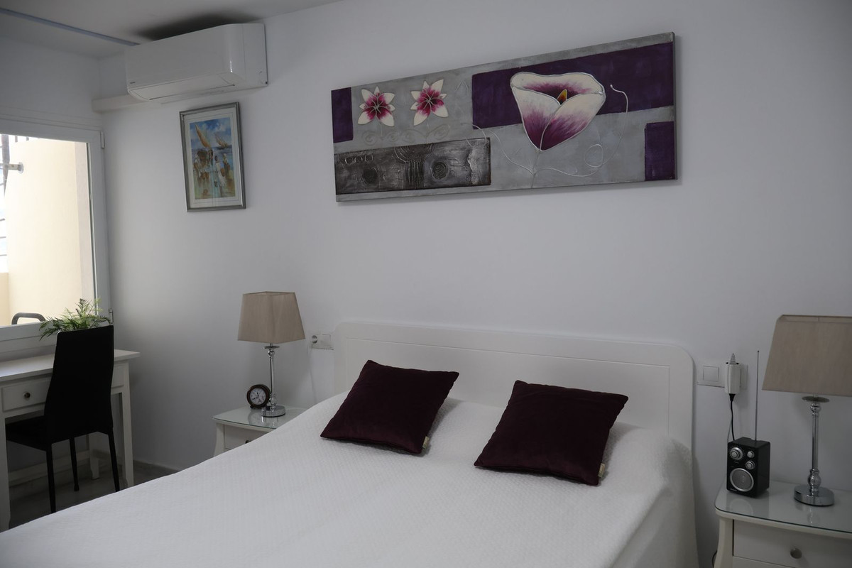 Se vende Apartamento Planta Media de 2 dormitorios en Costa Del Sol, Málaga, España