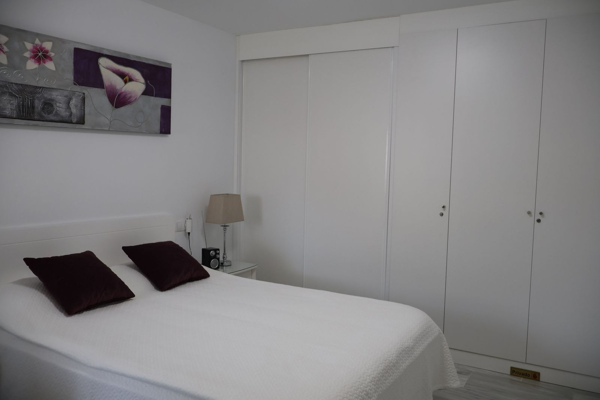 Se vende Apartamento Planta Media de 2 dormitorios en Costa Del Sol, Málaga, España