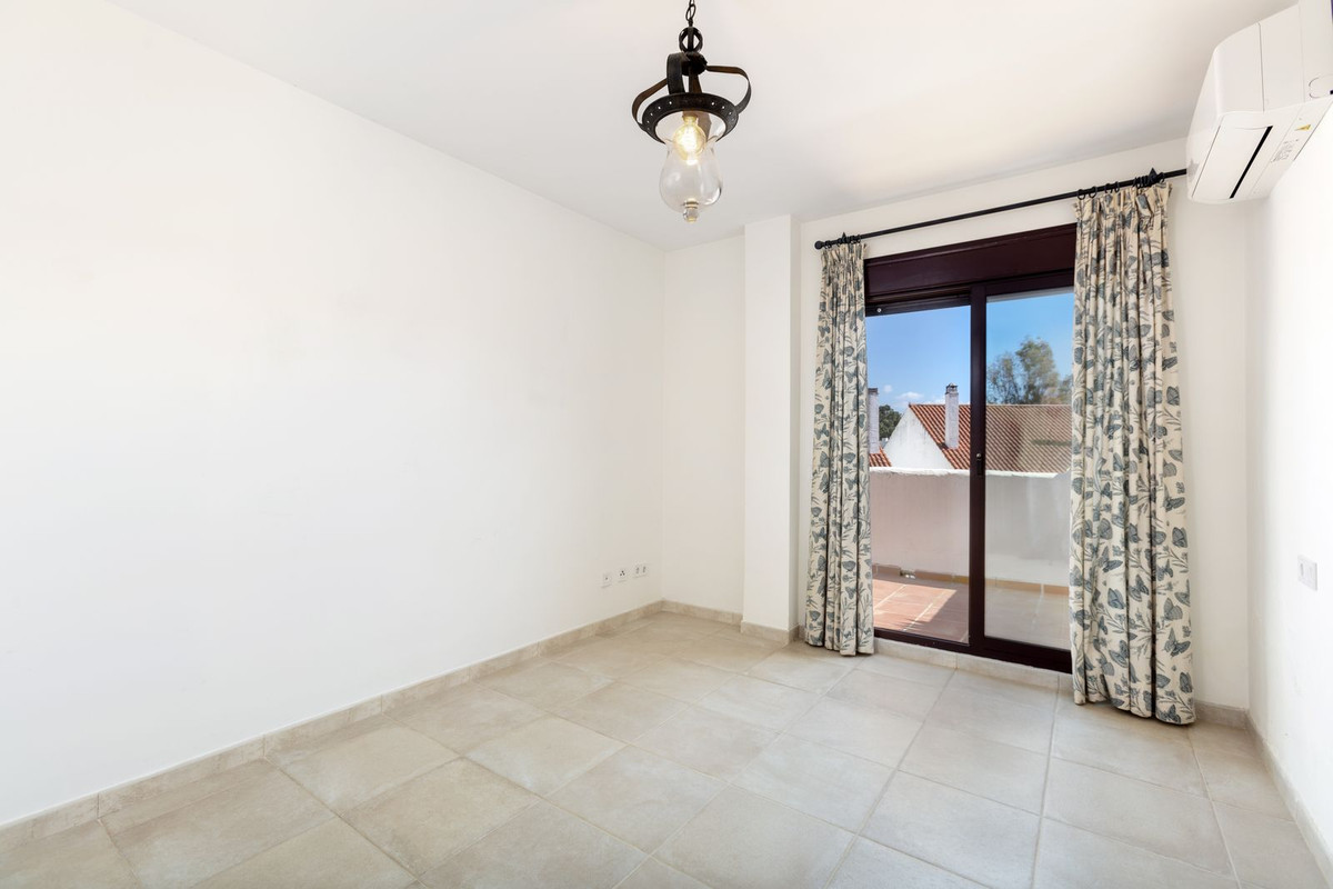 Se vende Apartamento Planta Media de 3 dormitorios en Costa Del Sol, Málaga, España