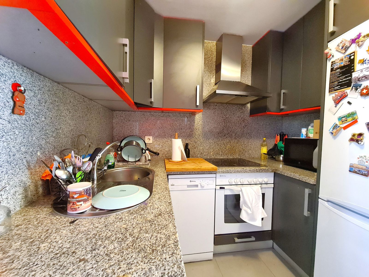 3 Bed Apartment for sale in Estepona Costa Del Sol, Málaga, Spain