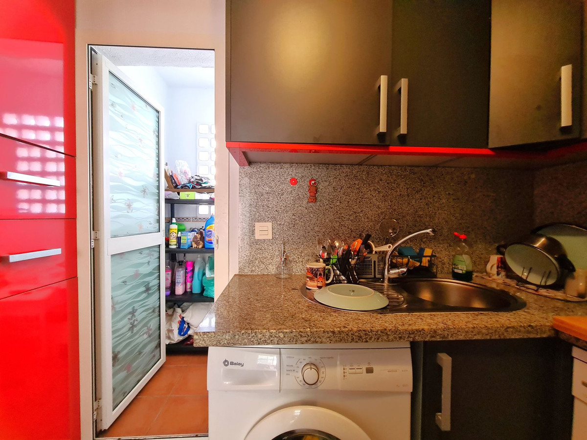 3 Bed Apartment for sale in Estepona Costa Del Sol, Málaga, Spain
