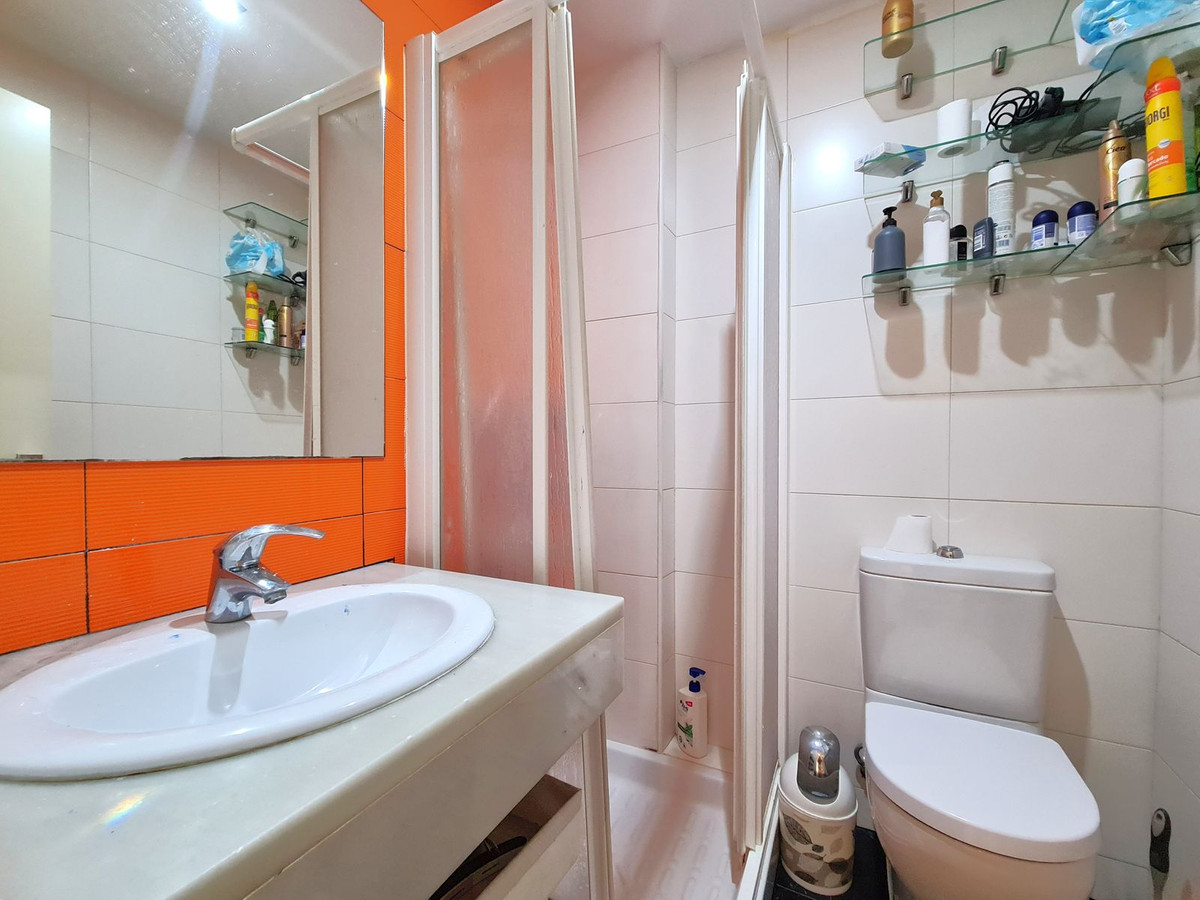 3 Bed Apartment for sale in Estepona Costa Del Sol, Málaga, Spain
