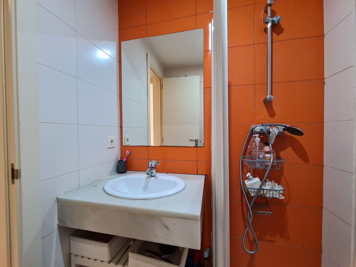 3 Bed Apartment for sale in Estepona Costa Del Sol, Málaga, Spain